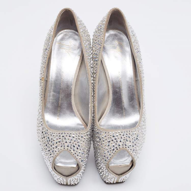 مملوكة مسبقًا Giuseppe Zanotti Grey Suede Crystal Embellished Peep Toe Platform Pumps Size 36