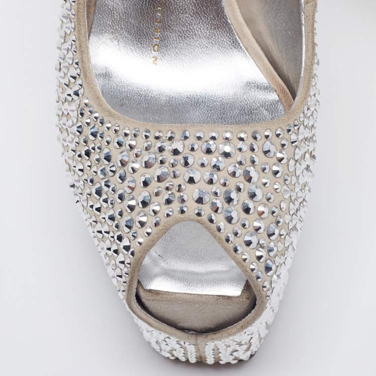 مملوكة مسبقًا Giuseppe Zanotti Grey Suede Crystal Embellished Peep Toe Platform Pumps Size 36