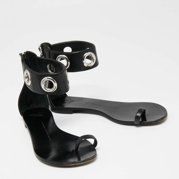 مملوكة مسبقًا Giuseppe Zanotti Black Leather Eyelet Ankle Cuff Flat Sandals Size 38
