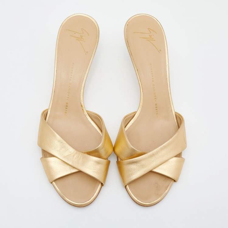 Pre Owned Giuseppe Zanotti Gold Leather Slide Sandals Size 39