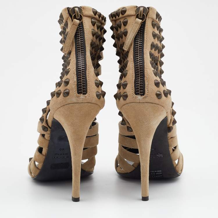 مملوكة مسبقًا Giuseppe Zanotti For Pierre Balmain Beige Suede Studded Strappy Sandals Size 40