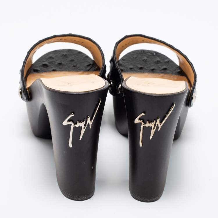 مملوكة مسبقًا Giuseppe Zanotti Black Ostrich Embossed Leather Gladis Platform Clogs Size 38.5