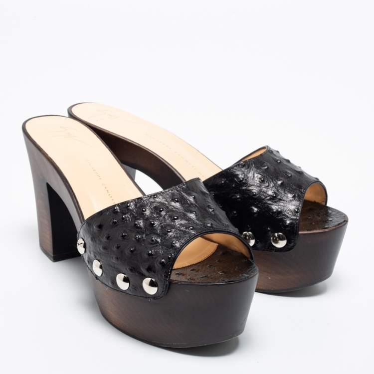 مملوكة مسبقًا Giuseppe Zanotti Black Ostrich Embossed Leather Gladis Platform Clogs Size 38.5