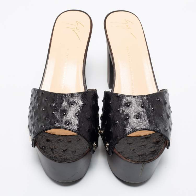 مملوكة مسبقًا Giuseppe Zanotti Black Ostrich Embossed Leather Gladis Platform Clogs Size 38.5