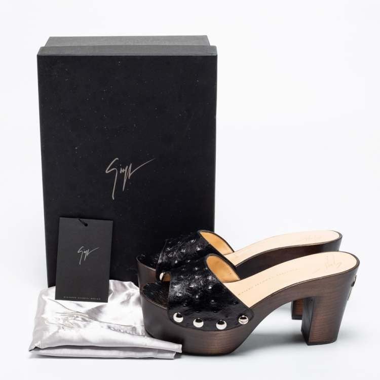مملوكة مسبقًا Giuseppe Zanotti Black Ostrich Embossed Leather Gladis Platform Clogs Size 38.5