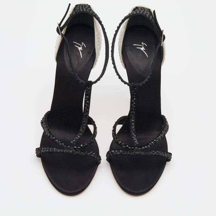 Pre Owned Giuseppe Zanotti Black/White Suede Crystal Embellished T-Strap Sandals Size 38