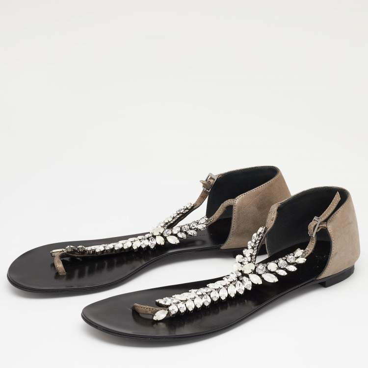 Pre Owned Giuseppe Zanotti Metallic Grey Leather Crystal Embellished Thong Flat Sandals Size 40