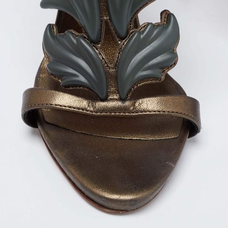 مملوكة مسبقًا Giuseppe Zanotti Olive Green Leather Argent Metal Wing Strappy Sandals Size 38.5