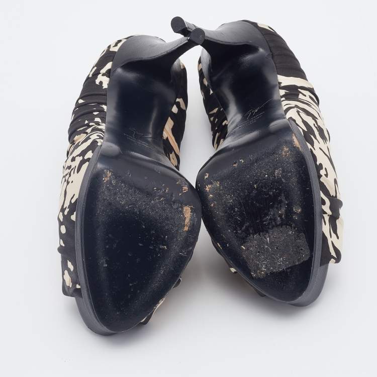 Pre Owned Giuseppe Zanotti Black/Cream Printed Satin Peep Toe Platform Pumps Size 39.5