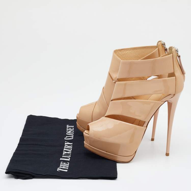 مملوكة مسبقًا Giuseppe Zanotti Beige Patent Leather Peep Toe Platform Booties Size 36