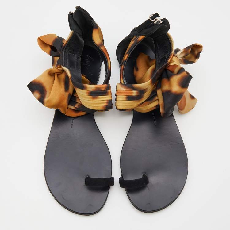 Pre Owned Giuseppe Zanotti Black/Beige Suede and Fabric Bow Ankle Strap Flat Sandals Size 39