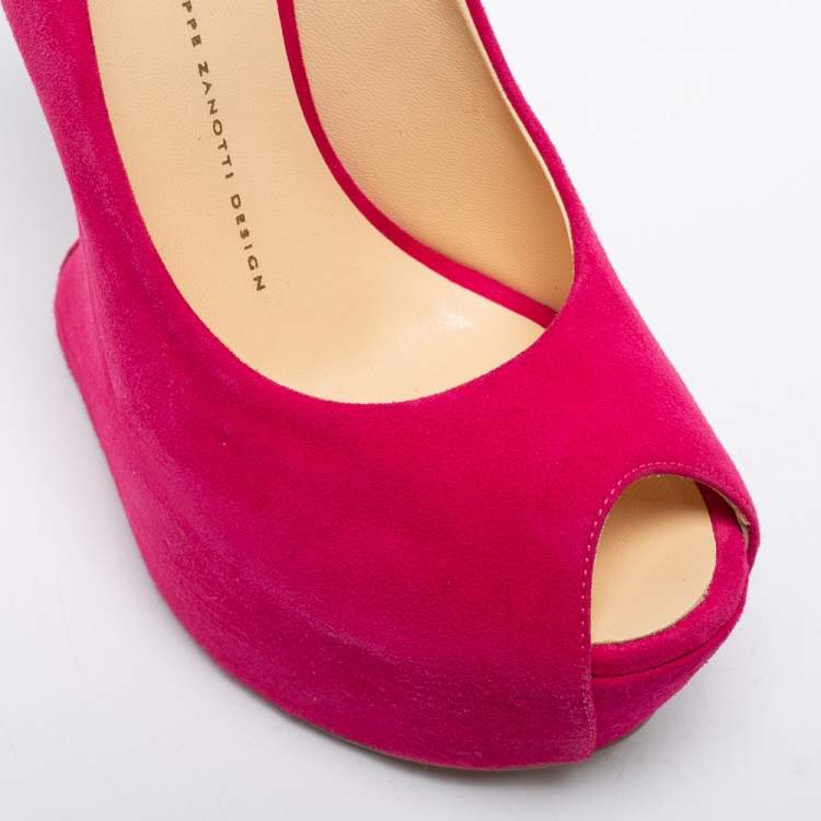 مملوكة مسبقًا Giuseppe Zanotti Pink Suede Peep Toe Heel Less Platform Ankle Strap Pumps Size 39