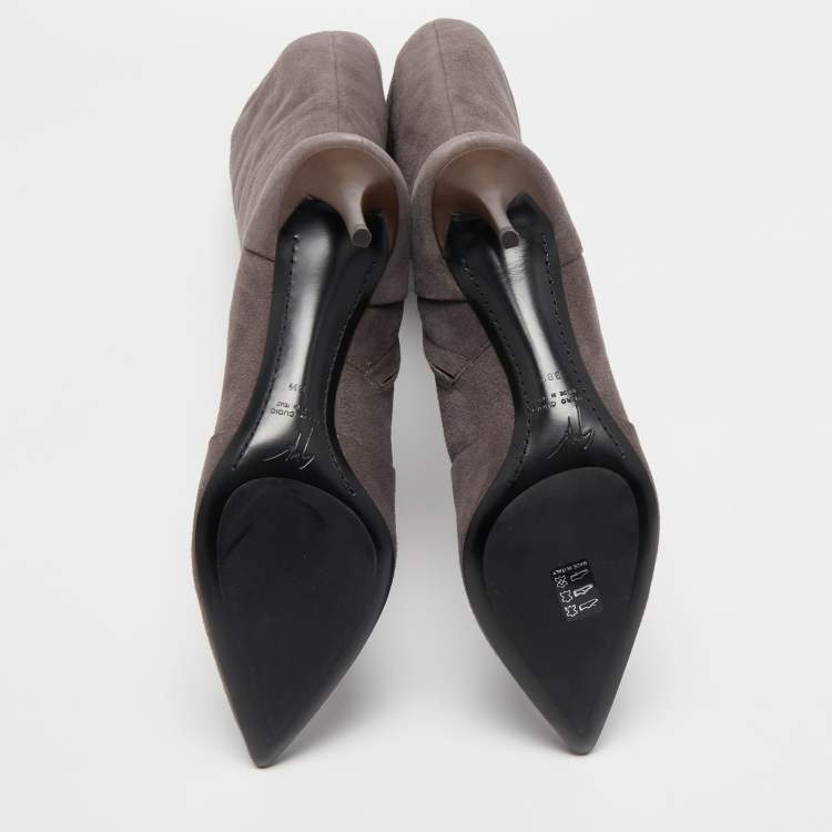 مملوكة مسبقًا Giuseppe Zanotti Grey Suede Pointed Toe Knee Length Boots Size 38.5