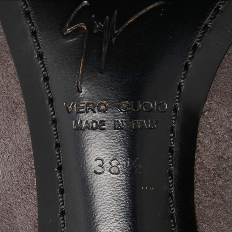 مملوكة مسبقًا Giuseppe Zanotti Grey Suede Pointed Toe Knee Length Boots Size 38.5