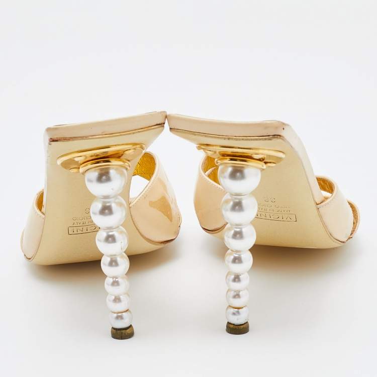 Pre Owned Giuseppe Zanotti Cream Patent Leather Vicini Pearl Heel Slide Sandals Size 38