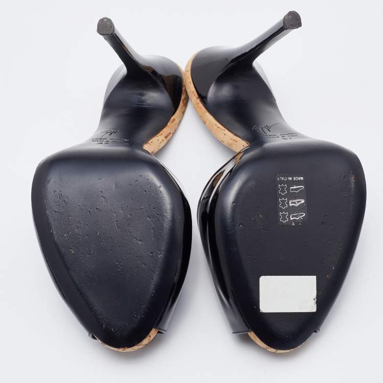 مملوكة مسبقًا Giuseppe Zanotti Black Patent Leather Slide Sandals Size 37