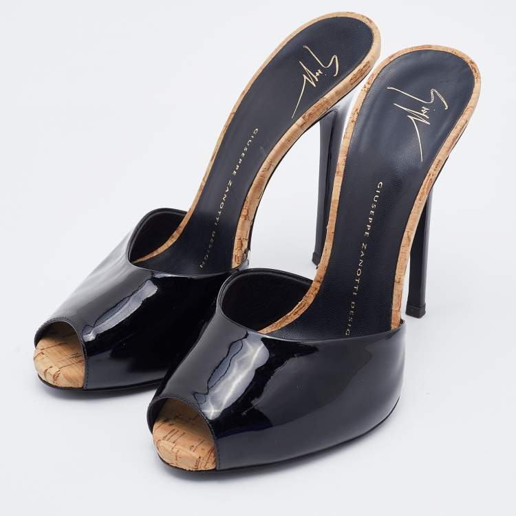 مملوكة مسبقًا Giuseppe Zanotti Black Patent Leather Slide Sandals Size 37