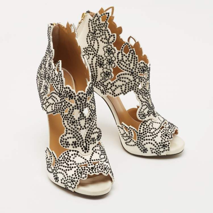مملوكة مسبقًا Giuseppe Zanotti White/Black La Perla Cut Out Detail Crystal Embellished Booties Size 36