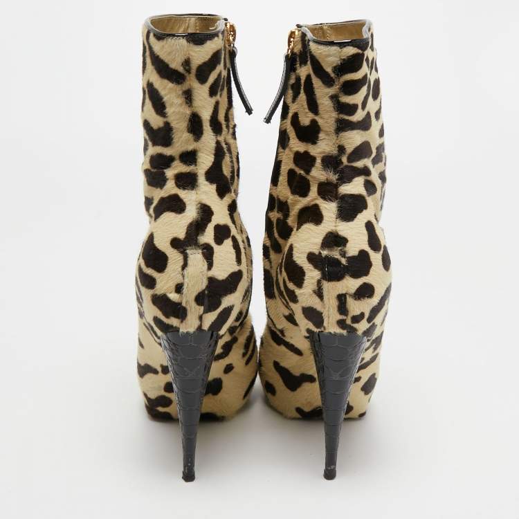 مملوكة مسبقًا Giuseppe Zanotti Beige/Brown Calf Hair Ankle Boots Size 40 