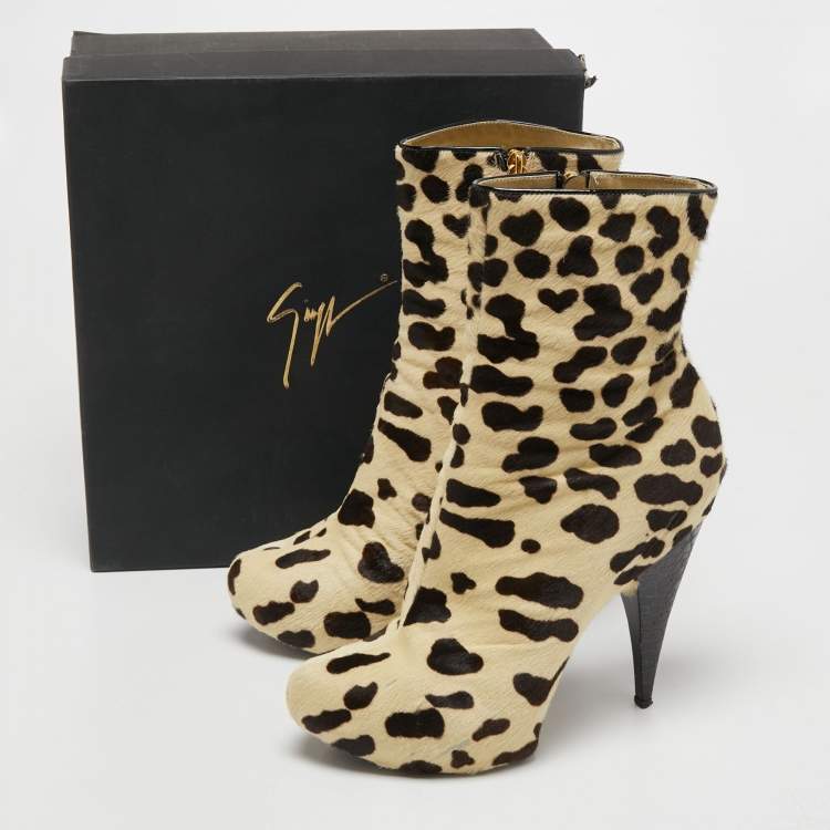 مملوكة مسبقًا Giuseppe Zanotti Beige/Brown Calf Hair Ankle Boots Size 40 