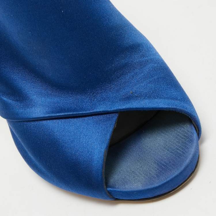 مملوكة مسبقًا Giuseppe Zanotti Blue Satin Mule Sandals Size 38
