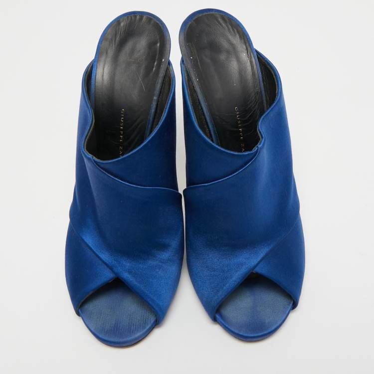 مملوكة مسبقًا Giuseppe Zanotti Blue Satin Mule Sandals Size 38
