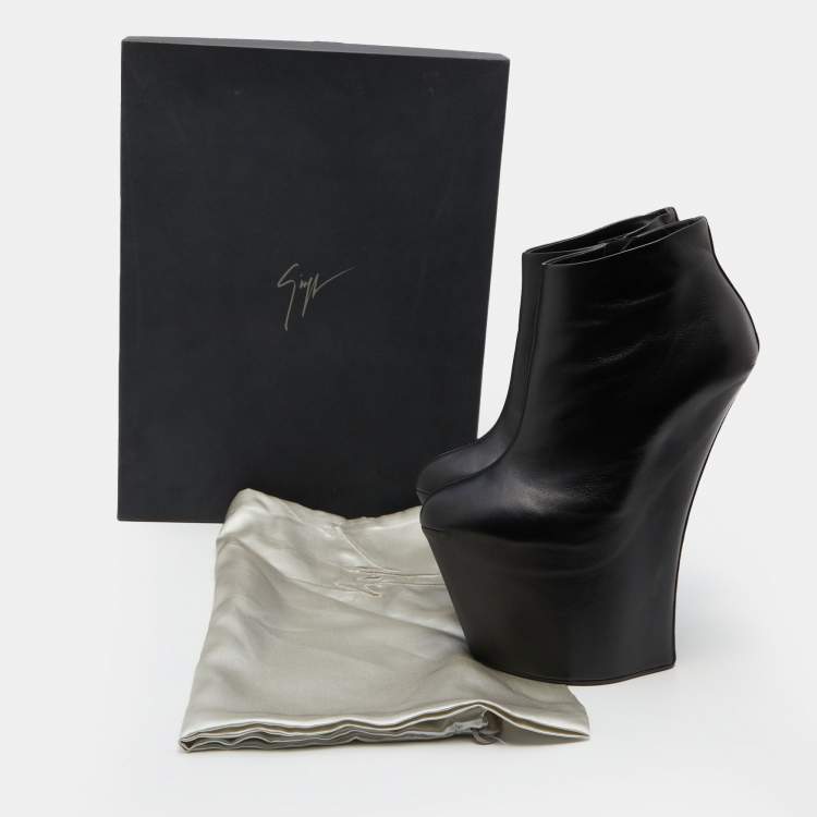 Pre Owned Giuseppe Zanotti Black Leather Heelless Platform Ankle Length Boots Size 38.5