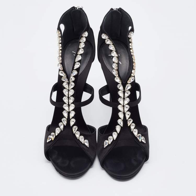 مملوكة مسبقًا Giuseppe Zanotti Black Satin Crystal Embellished T-Strap Sandals Size 40