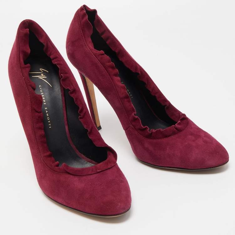 مملوكة مسبقًا Giuseppe Zanotti Red Suede Pumps Size 40