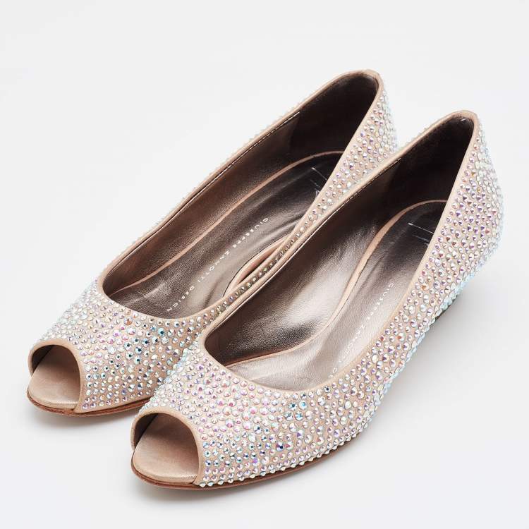 مملوكة مسبقًا Giuseppe Zanotti Metallic Peach Crystal Embellished Peep Toe Wedge Pumps Size 36