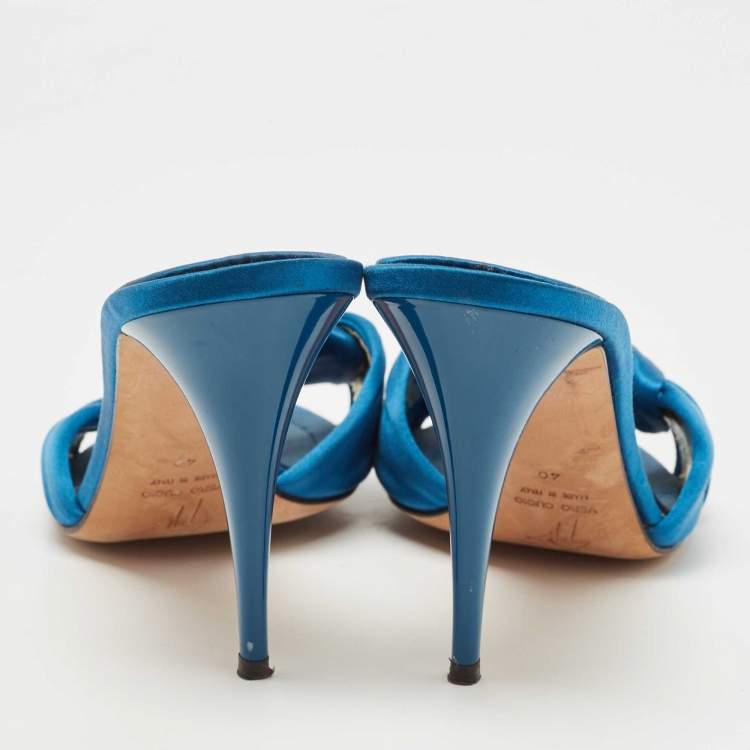 مملوكة مسبقًا Giuseppe Zanotti Blue Satin Slide Sandals Size 40
