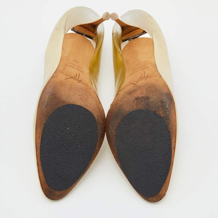 Pre Owned Giuseppe Zanotti Gold Leather Round Toe Pumps Size 40