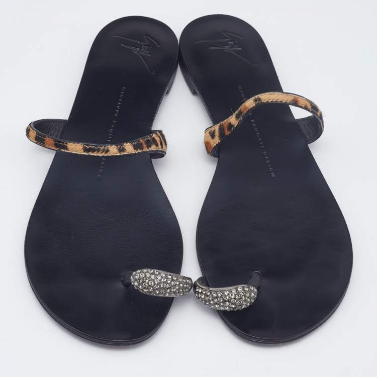 Pre Owned Giuseppe Zanotti Leopard Calfhair Crystal Embellished Toe Ring Flats Size 38.5