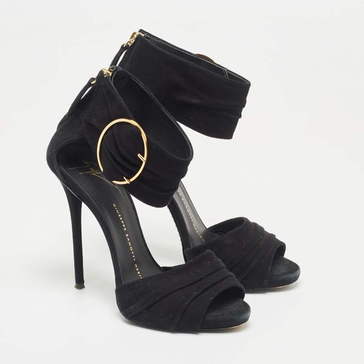 مملوكة مسبقًا Giuseppe Zanotti Black Suede Buckle Detail Sandals Size 36