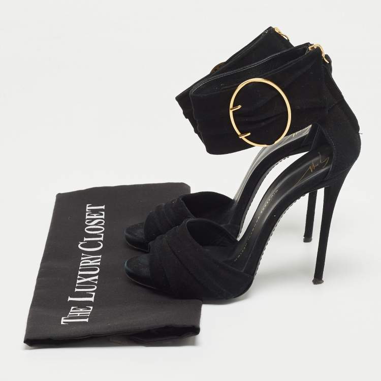 مملوكة مسبقًا Giuseppe Zanotti Black Suede Buckle Detail Sandals Size 36