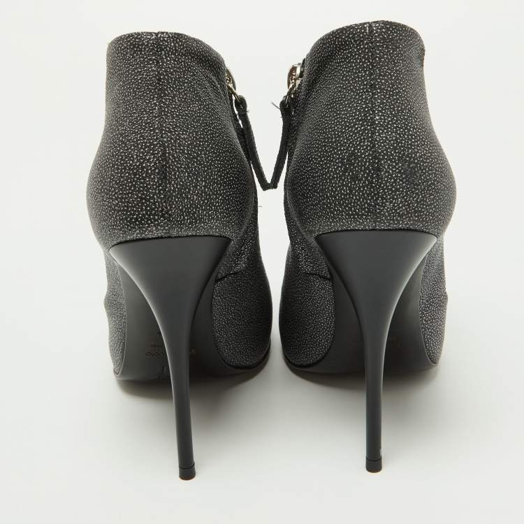 Pre Owned Giuseppe Zanotti Grey/Black Faux Leather and Patent Booties Size 36.5