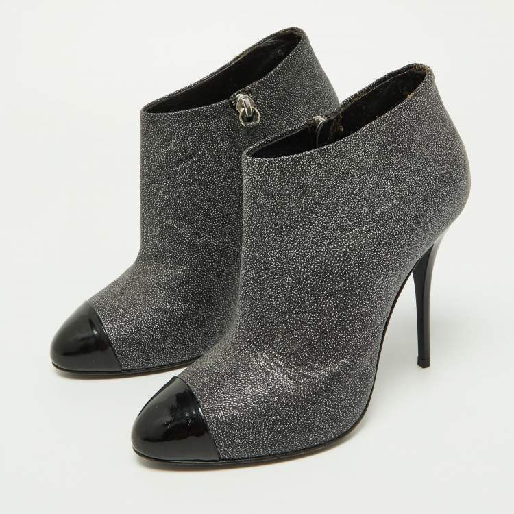 Pre Owned Giuseppe Zanotti Grey/Black Faux Leather and Patent Booties Size 36.5