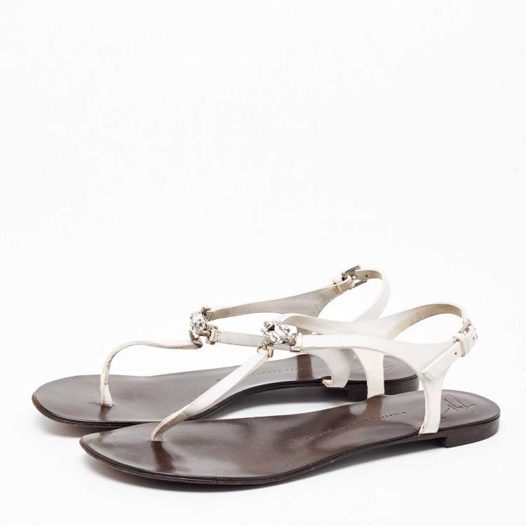 مملوكة مسبقًا Giuseppe Zanotti White Leather Crystal Embellished Thong Flat Sandals Size 40.5