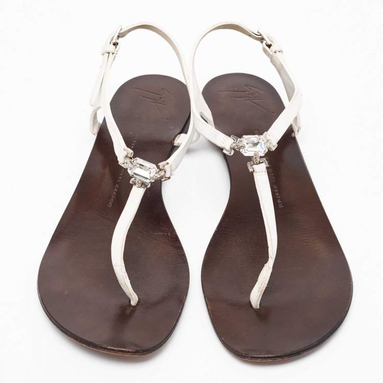 مملوكة مسبقًا Giuseppe Zanotti White Leather Crystal Embellished Thong Flat Sandals Size 40.5