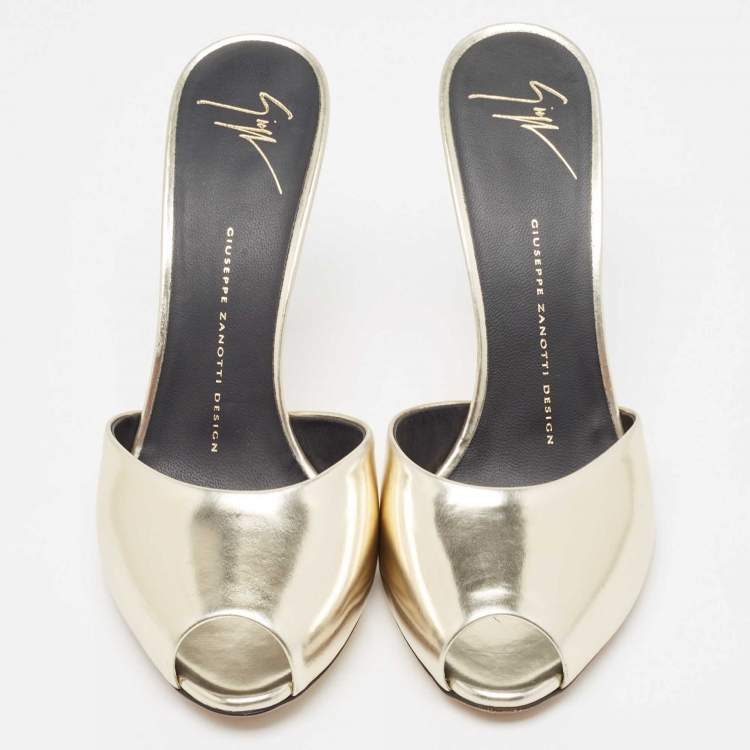 Pre Owned Giuseppe Zanotti Gold Leather Slide Sandals Size 38