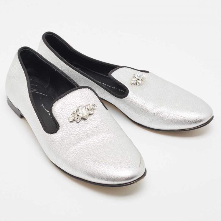 Pre Owned Giuseppe Zanotti Silver Leather Crystal Embellished Smoking Slippers Size 39 