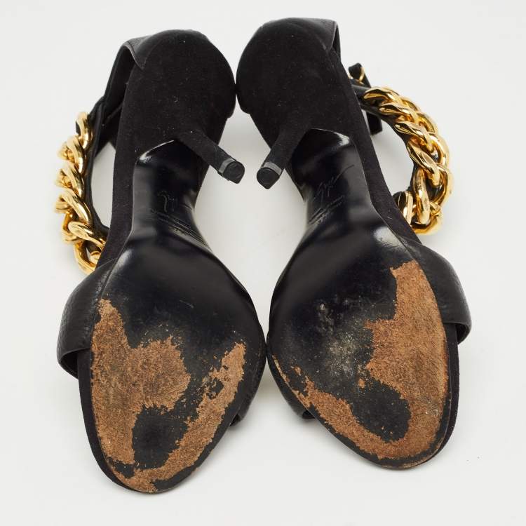 مملوكة مسبقًا Giuseppe Zanotti Black Suede and Leather Chain Detail T Strap Sandals Size 37.5