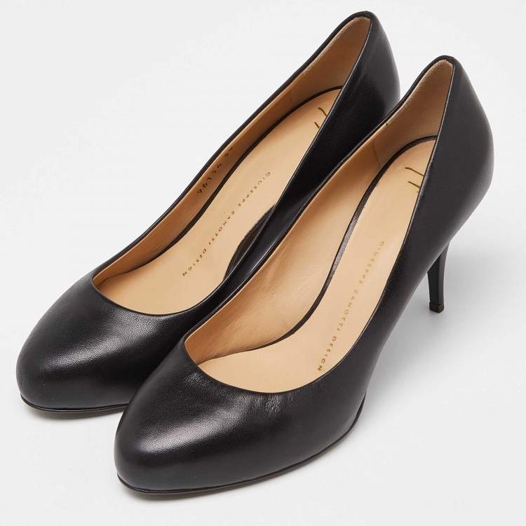 Pre Owned Giuseppe Zanotti Black Leather Round Toe Pumps Size 39