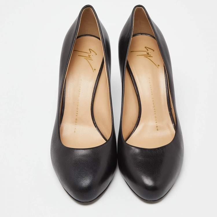 Pre Owned Giuseppe Zanotti Black Leather Round Toe Pumps Size 39