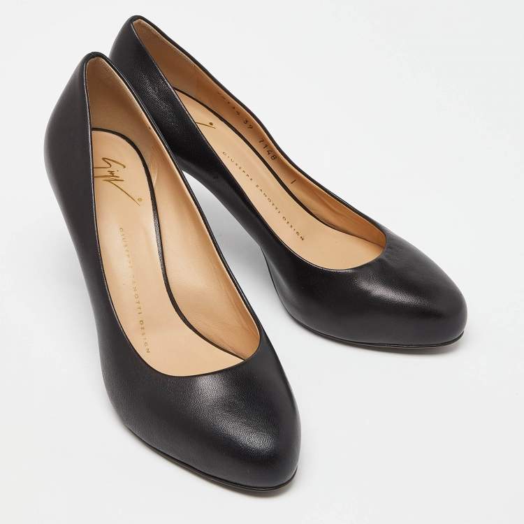 Pre Owned Giuseppe Zanotti Black Leather Round Toe Pumps Size 39