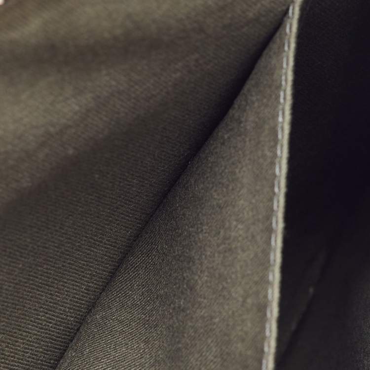 Pre Owned حقيبة جيفنشي بومبون جلد أسود بشعار زيبر