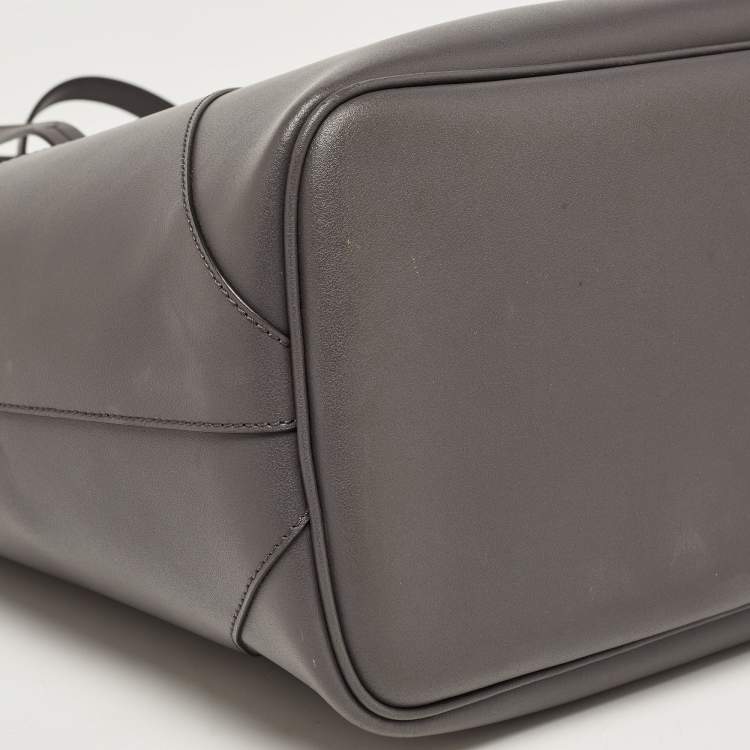 Pre Owned Givenchy Grey/White Leather Wing Shopping Tote