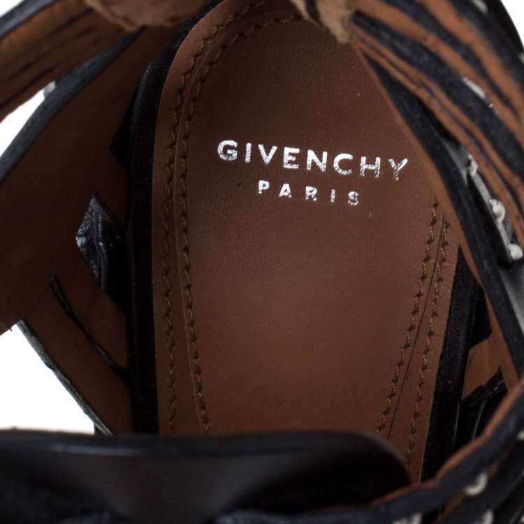 مملوكة مسبقًا Givenchy Black Leather Studded Gladiator Sandals Size 37