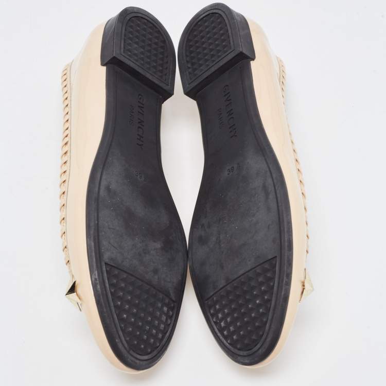 Pre Owned Givenchy Beige Patent Whipstitch Detail Star Studded Ballet Flats Size 39.5