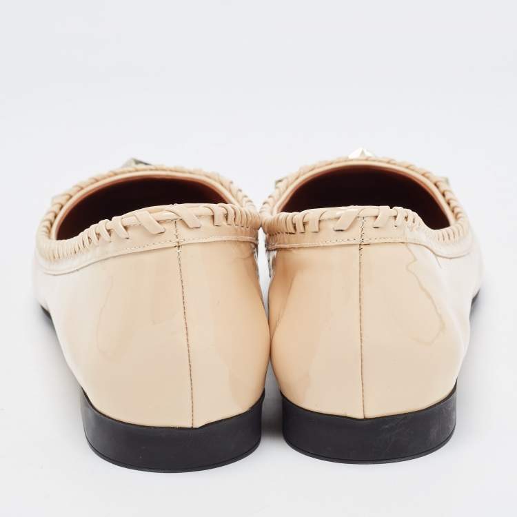 Pre Owned Givenchy Beige Patent Whipstitch Detail Star Studded Ballet Flats Size 39.5